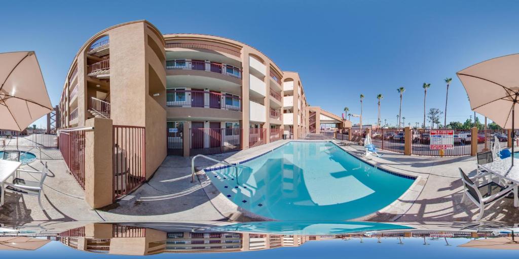 Red Roof Inn PLUS+ Chula Vista image 17