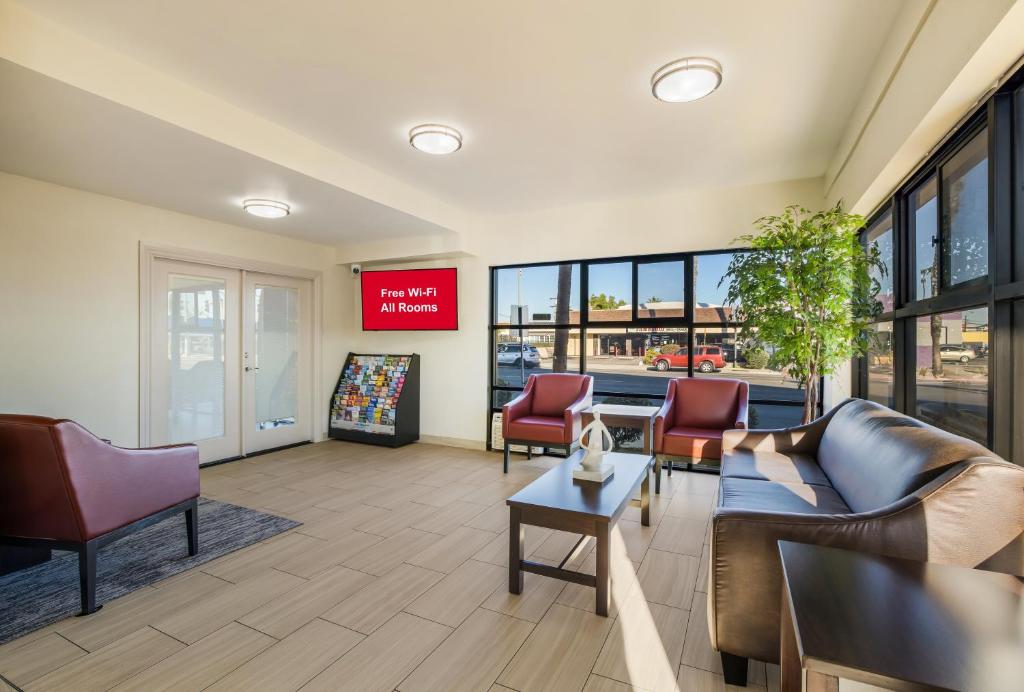 Red Roof Inn PLUS+ Chula Vista image 19