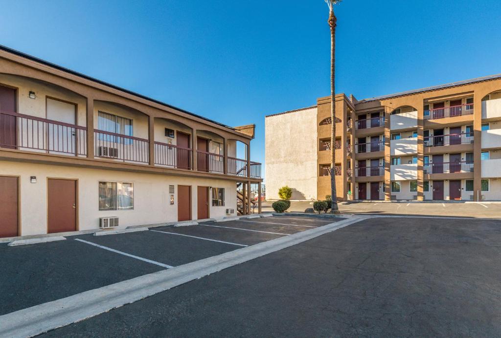 Red Roof Inn PLUS+ Chula Vista image 9